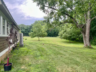 8122 Hall School Road, Monrovia - 54