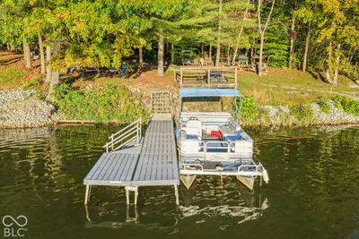 9444 N Gray Avenue, Unionville - 40
