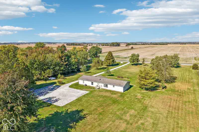 681 W County Road 1000 S, Clayton - 59