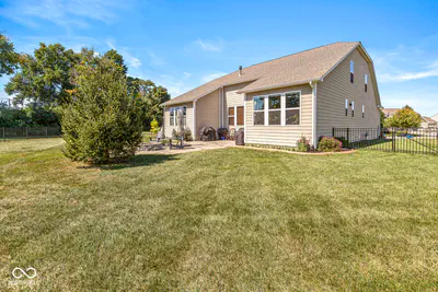 9627 Summerton Drive, Fishers - 46