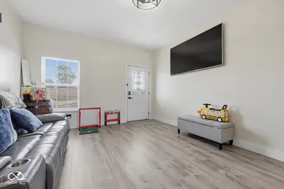 9653 200 Road, Flat Rock - 21