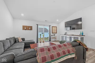 1591 Sailboat Drive, Greenfield - 9