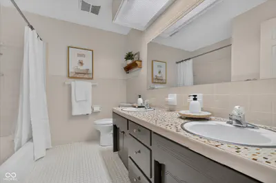 665 Holliday Lane, Indianapolis - 33