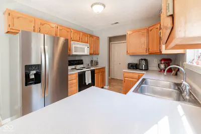 8146 Sunset Court, Columbus - 17
