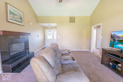 2230 Roaming Hills Drive, Richmond - 14