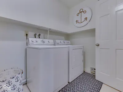 6250 Grosbeak Court, Nineveh - 66