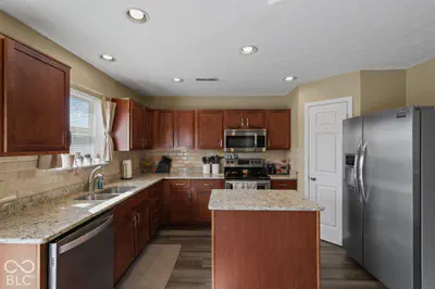 7829 Sergi Canyon Drive, Indianapolis - 14