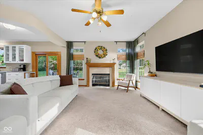 6758 Loretta Court, Avon - 15