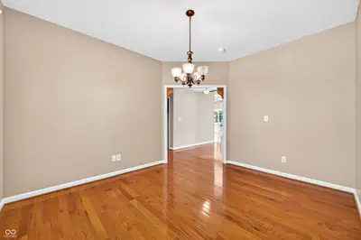 697 Lake Vista Drive, Columbus - 9