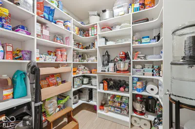 9009 Hamilton Road, Yoder - 37