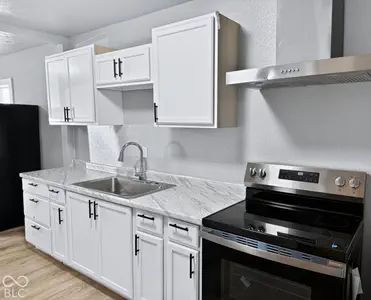 818 W Laurel Street, Seymour - 3