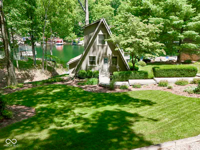6250 Grosbeak Court, Nineveh - 83