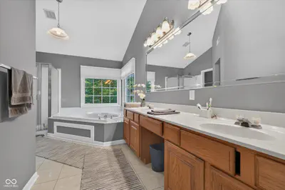 8642 Black Stone Xing, Avon - 33