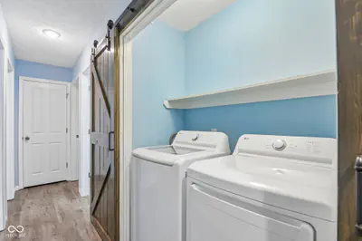 8535 McNutt Circle, Indianapolis - 24