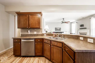 3681 White Cliff Way, Whitestown - 13