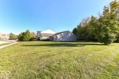 9143 Stones Bluff Place, Camby - 31