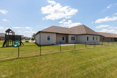 3522 Castlerock Ct., Seymour - 32