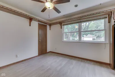 703 Hillcrest Drive, Greenwood - 16