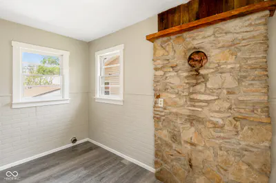 624 N Pine Street, Seymour - 36