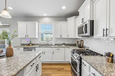 14602 Foggy Glen Way, Fishers - 18