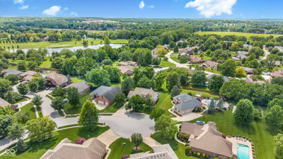 4015 Highland Park Drive, Greenwood - 32