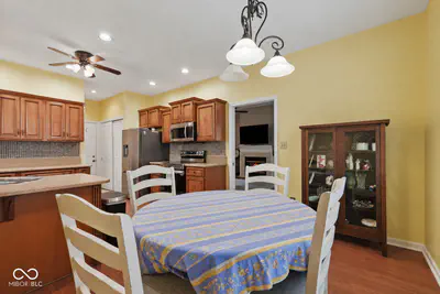 1628 Foxmere Boulevard, Greenwood - 15