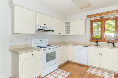 2460 Hickory Boulevard, Greenfield - 23