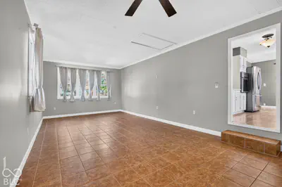 10847 Greendale Drive, Seymour - 13