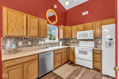 2055 Autumn Faith Way, Avon - 9