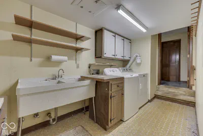 1715 Ridge Hill Lane, Indianapolis - 29