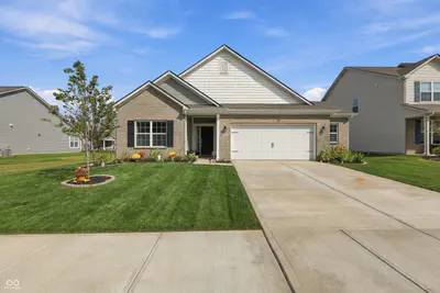 17896 Paula Walk, Westfield