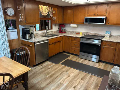 960 Broadway North Drive, Plainfield - 18