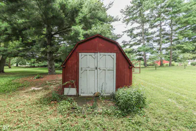 8025 Sycamore Road, Fairland - 29