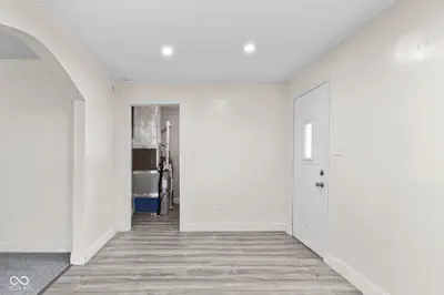 1090 N Mann Avenue, Austin - 16