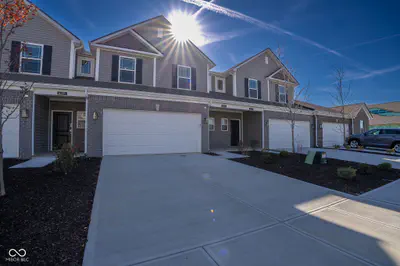 6275 Wasco Drive, Whitestown - 2