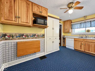 559 S Sycamore Street, Martinsville - 69