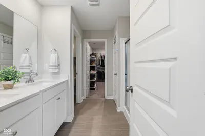 9767 Alzada Drive, Fishers - 29