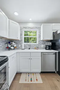 7573 Hummingbird Drive, Nineveh - 11