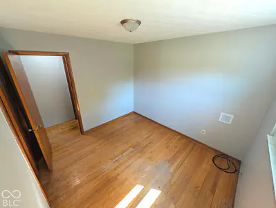 8611 700, Fountaintown - 15