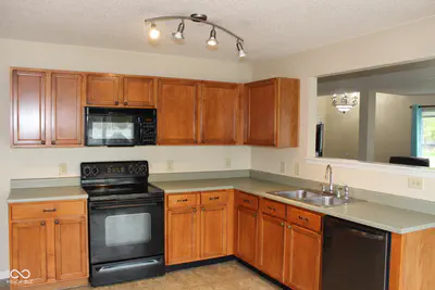 8468 Ash Grove Drive, Indianapolis - 37