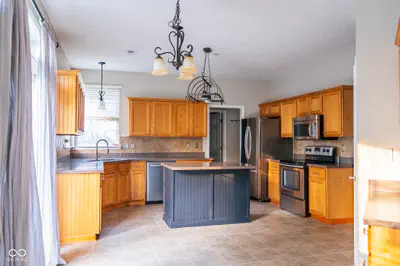 8302 Crystal Pointe Lane, Indianapolis - 14