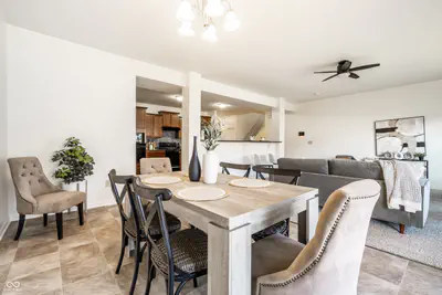 828 Blue Ash Trail, Greenwood - 14