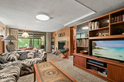 920 Southview Drive, Indianapolis - 4