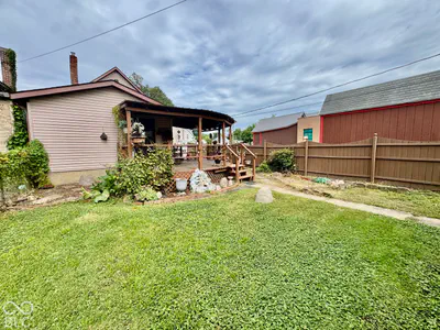 327 W 5th, Peru - 47