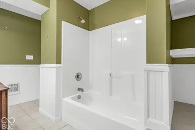6763 Woodcliff Circle, Zionsville - 46