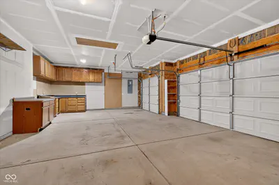 8922 Springview Drive, McCordsville - 27