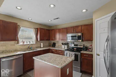 7829 Sergi Canyon Drive, Indianapolis - 13