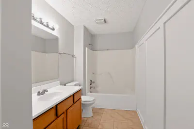 8276 Bayshore Lane, Avon - 21