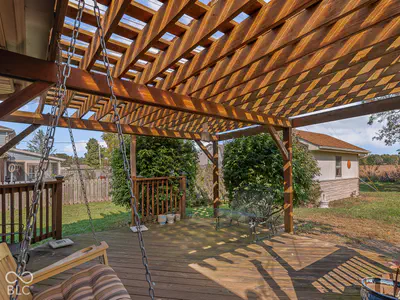 9008 Carriage Lane, Pendleton - 28