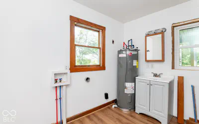 6166 County Road 200, Seymour - 31